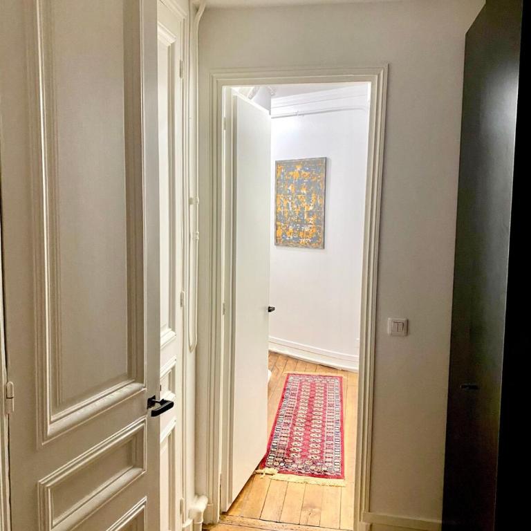 Luxury City Center Loft near champs elysees - Two-Bedroom Apartment - 6