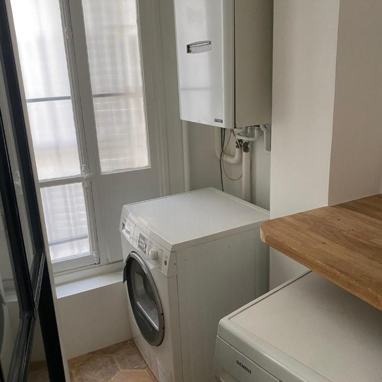 Luxury City Center Loft near champs elysees - Two-Bedroom Apartment - 10