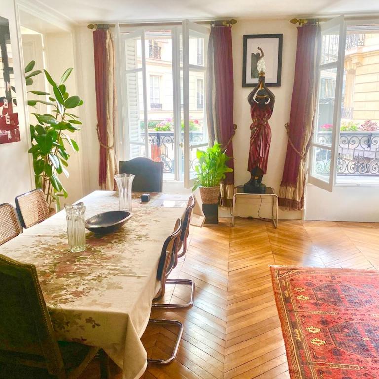 Luxury City Center Loft near champs elysees - Two-Bedroom Apartment - 12