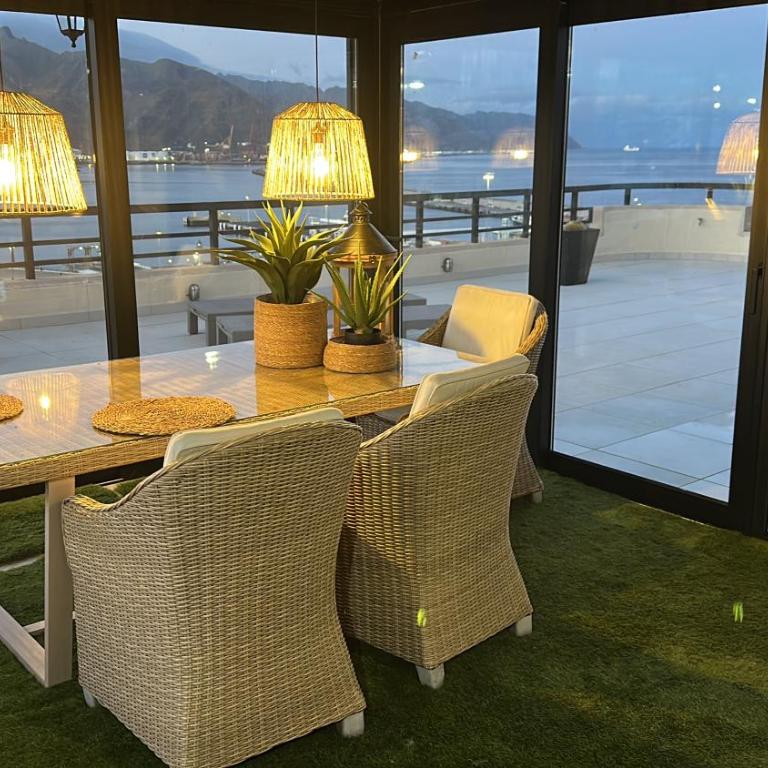 Piso de lujo en centro Santa Cruz. - Apartamento de 2 dormitorios - 7