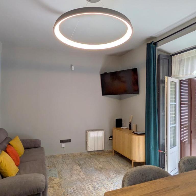 Alma de Málaga 2BR Stay with Art History & Comfort in the Heart of the City - Apartamento de 2 dormitorios - 11