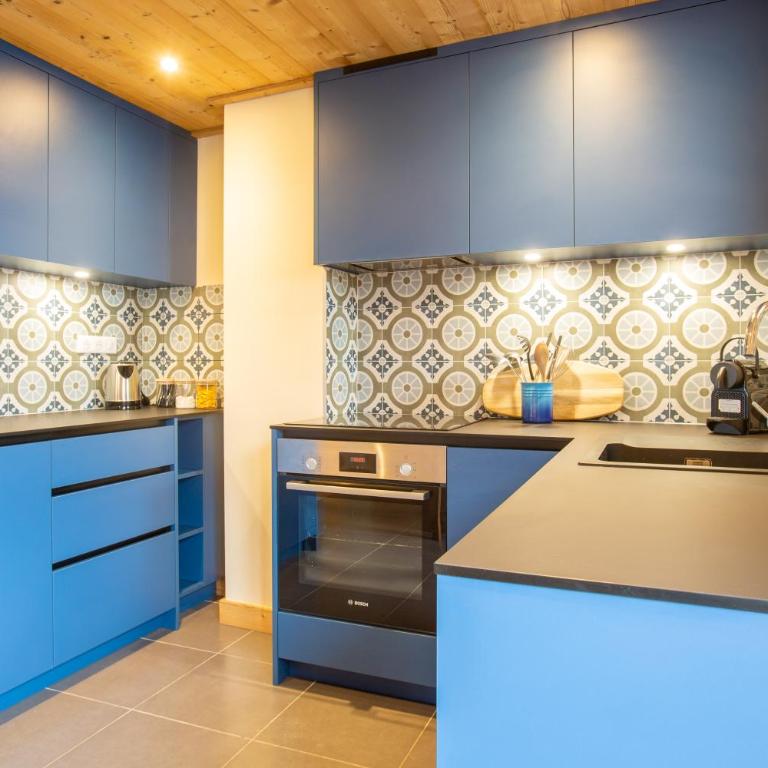 Peter Pan 101 - Unwind France - Two-Bedroom Apartment - 7