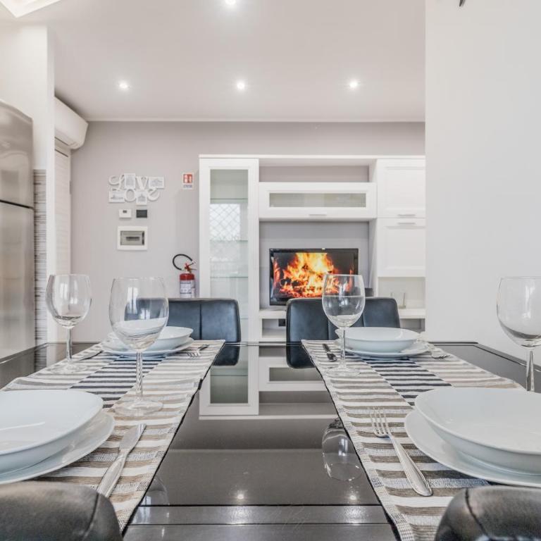 Modern 2 Bedroom Apt Cinecitta - Appartamento Standard con 2 Camere da Letto - 1