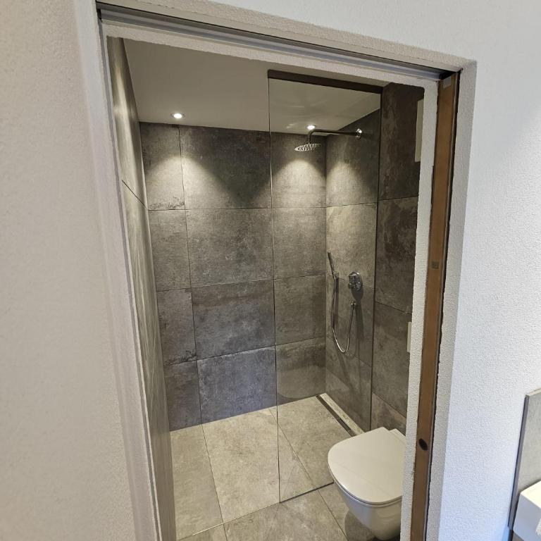 first mountain Hotel Zillertal - Doppelzimmer mit Balkon - 14
