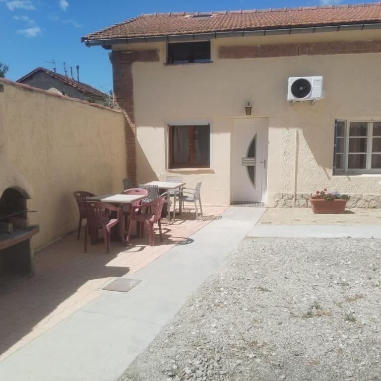 Le Pechiney Appart Camargue - Three-Bedroom Apartment - 4