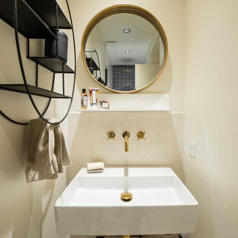 Magnifique appartement central 3 chambres / 3 BDR - Three-Bedroom Apartment - 15