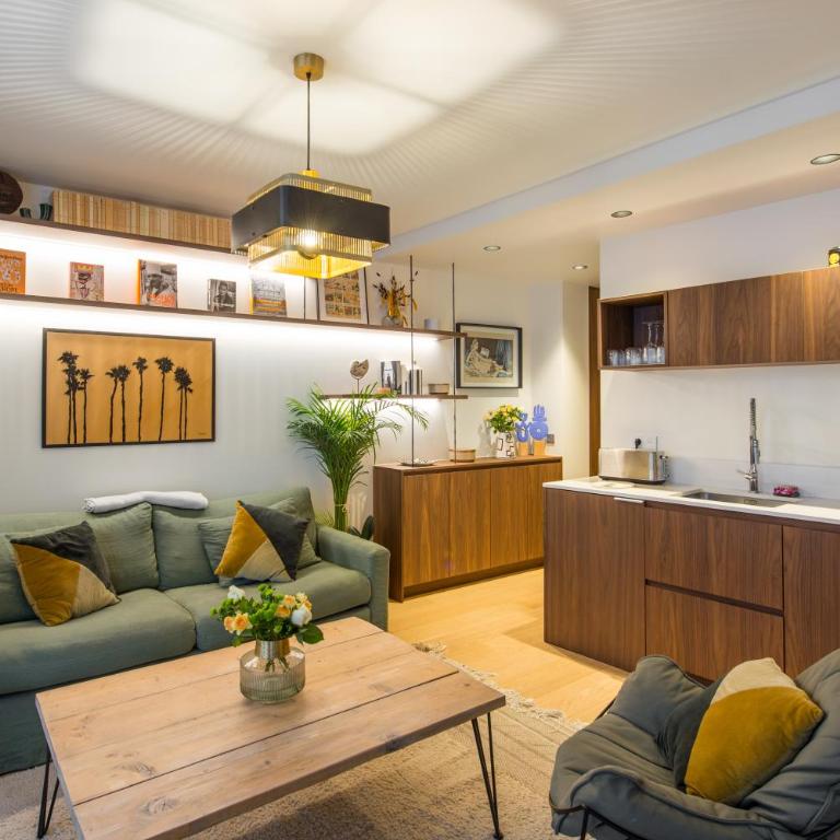 Magnifique appartement central 3 chambres / 3 BDR - Three-Bedroom Apartment - 1