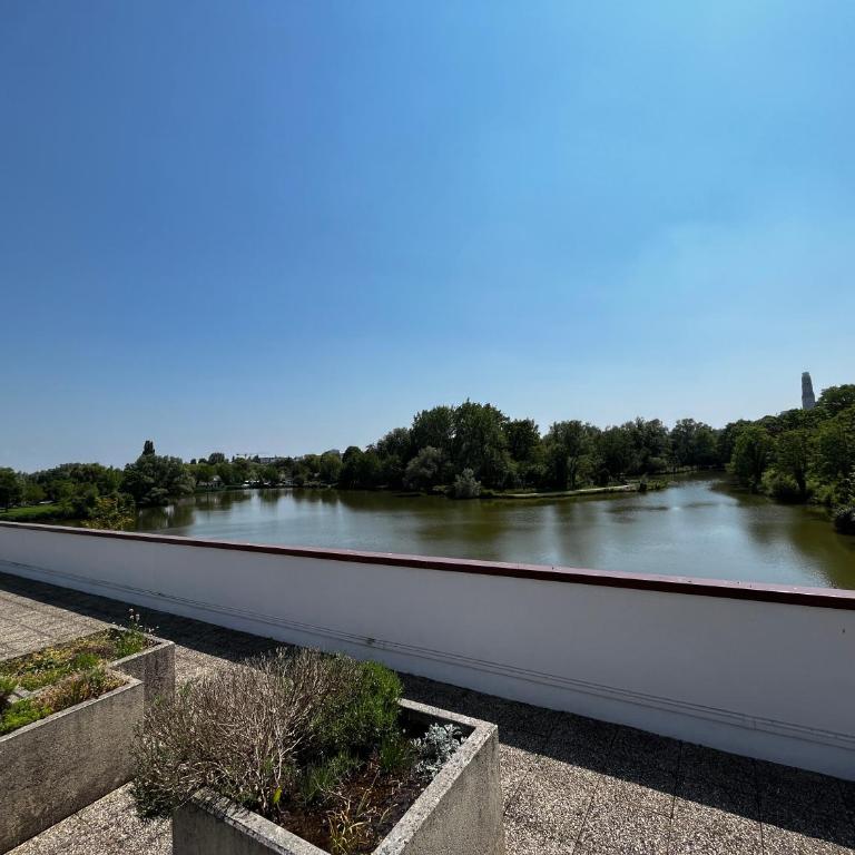 Pearl of Amiens center, Train station, Parking - One-Bedroom Apartment with Lake View - 6