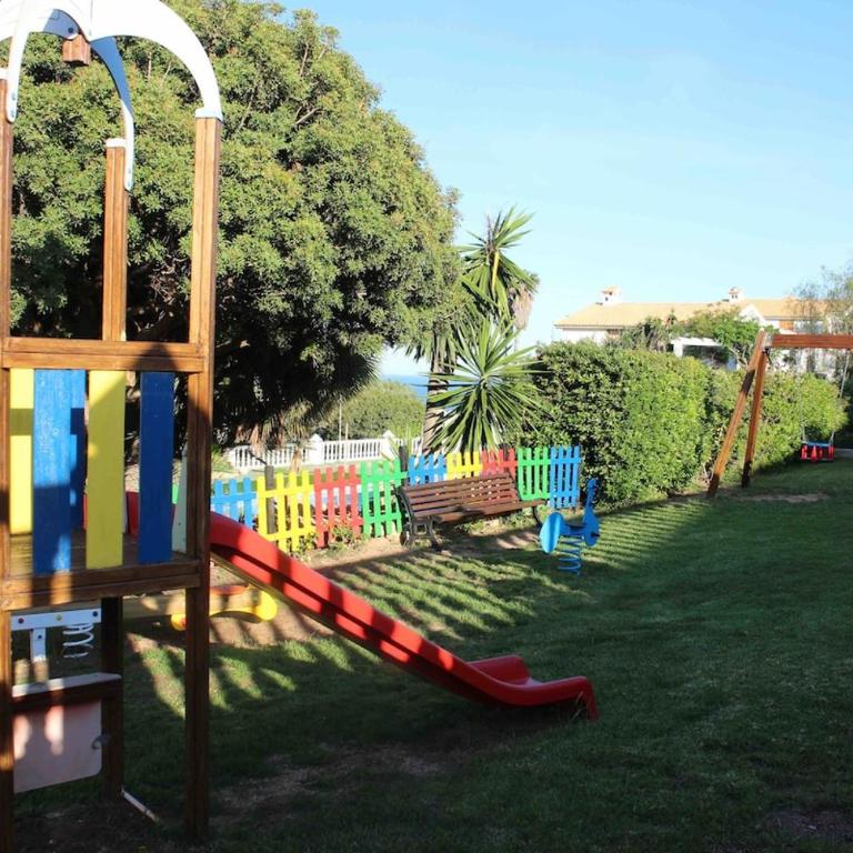 Quizás, una de las mejores vistas al Mediterráneo - Three-Bedroom Home - 27