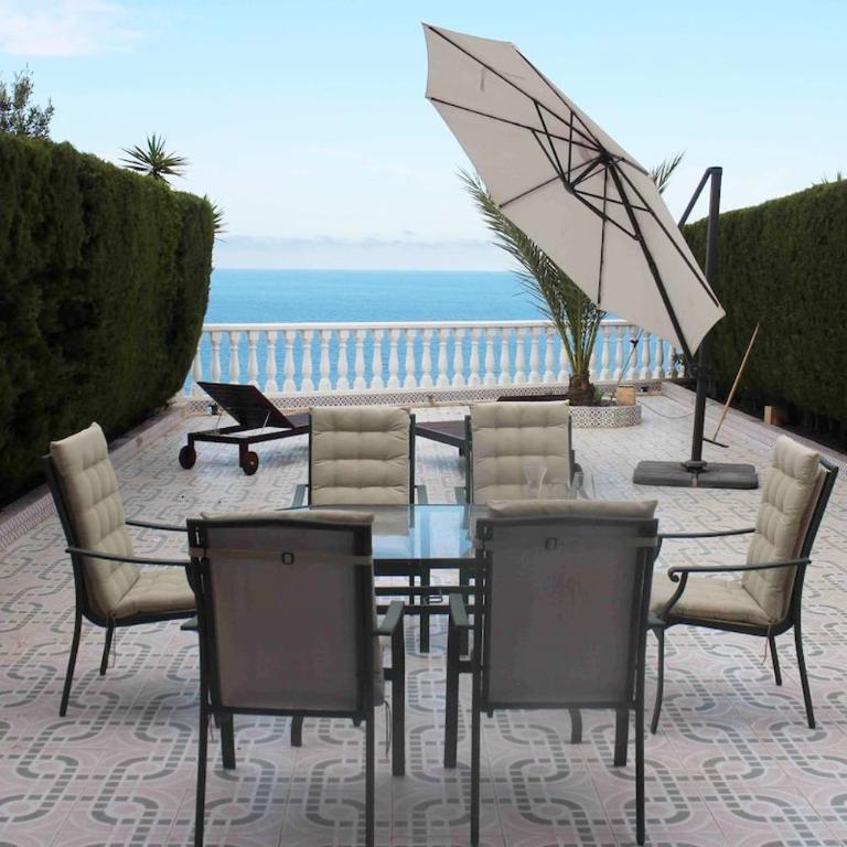 Quizás, una de las mejores vistas al Mediterráneo - Three-Bedroom Home - 4