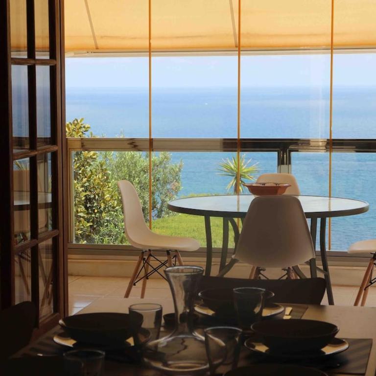 Quizás, una de las mejores vistas al Mediterráneo - Three-Bedroom Home - 20