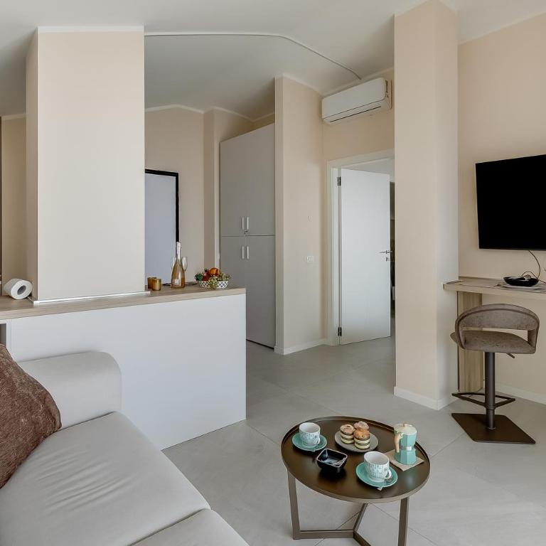 Villa Mercurio - One Bedroom Apartment with Lake View 1 - 4
