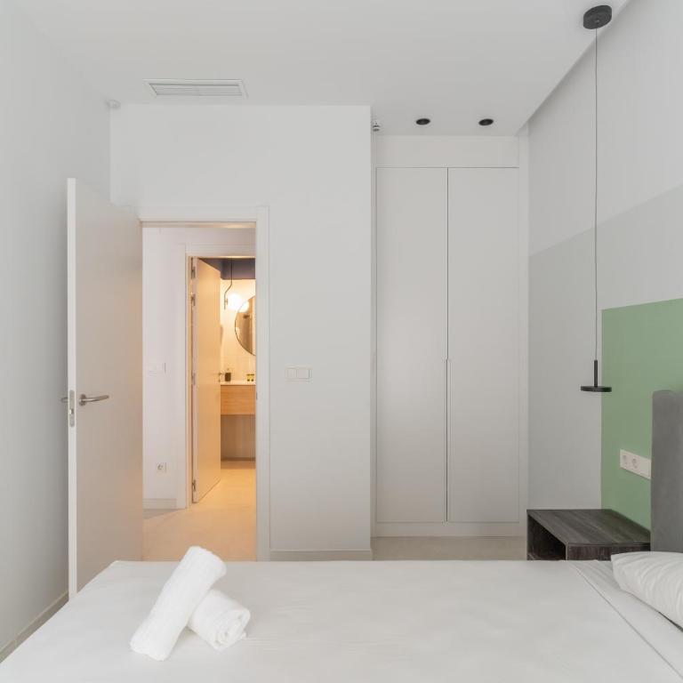 Canillas Apartments - One-Bedroom Apartment 2 - 3