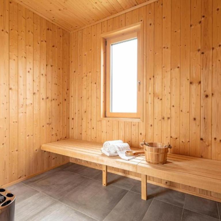 Luxalps- Chalets Inzell- Sauna- Skifahren- Wandern- Natur- Chiemgau Card - Chalet No 8 & 16 mit Hot Pot - Chalet mit 3 Schlafzimmern - 10