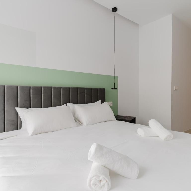 Canillas Apartments - One-Bedroom Apartment 8 - 8