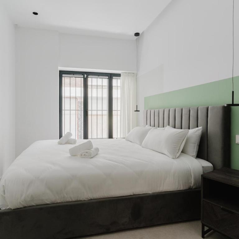 Canillas Apartments - One-Bedroom Apartment 8 - 11