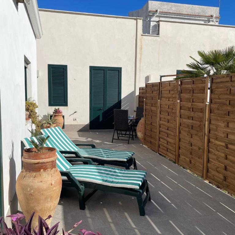 La Casa dei palmizi - Camera Matrimoniale con Terrazza - 10