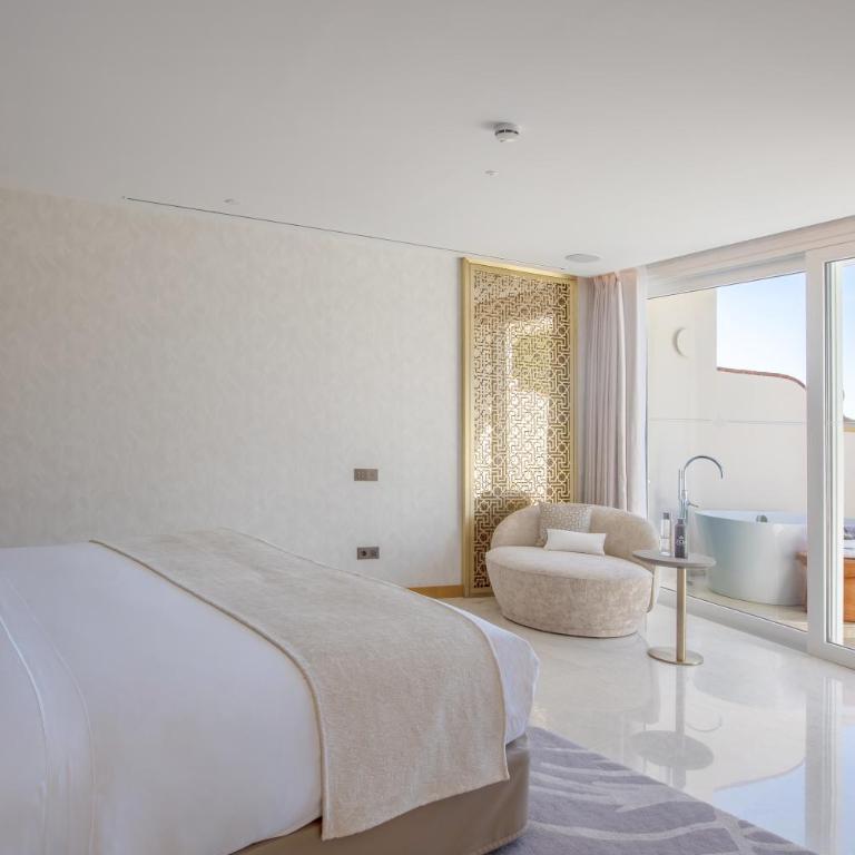 ZEM Wellness Clinic Altea - 5 Stars Grand Luxury - Suite con cama grande y balcón - 5