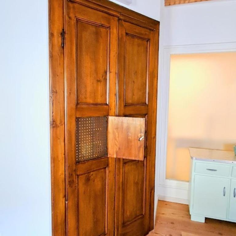NEW Luxury Jacuzzi Suite - 100sqm Historic Center - 50m from Parking - One-Bedroom Apartment with Spa Bath - 27