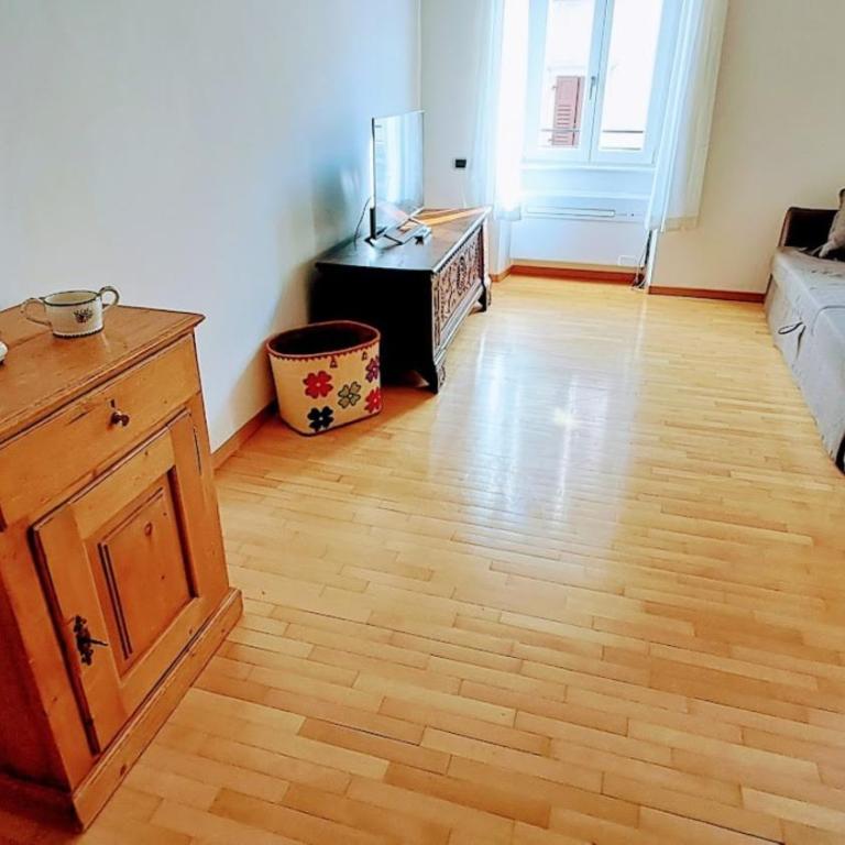NEW Luxury Jacuzzi Suite - 100sqm Historic Center - 50m from Parking - One-Bedroom Apartment with Spa Bath - 11