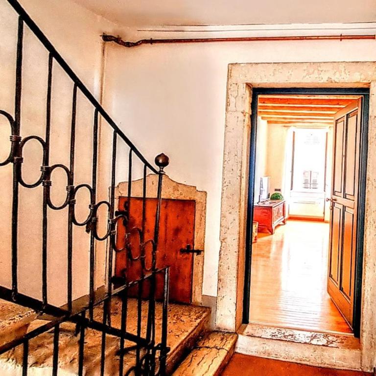 NEW Luxury Jacuzzi Suite - 100sqm Historic Center - 50m from Parking - One-Bedroom Apartment with Spa Bath - 31