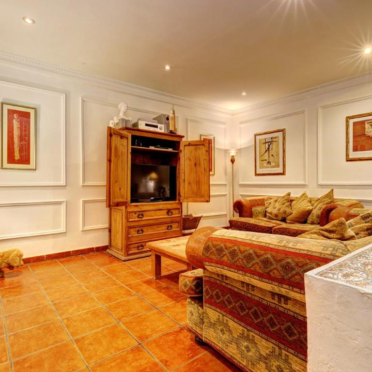Traditional Townhouse, 4 Bed with Terraces and Private BBQ - Haus mit 4 Schlafzimmern - 5