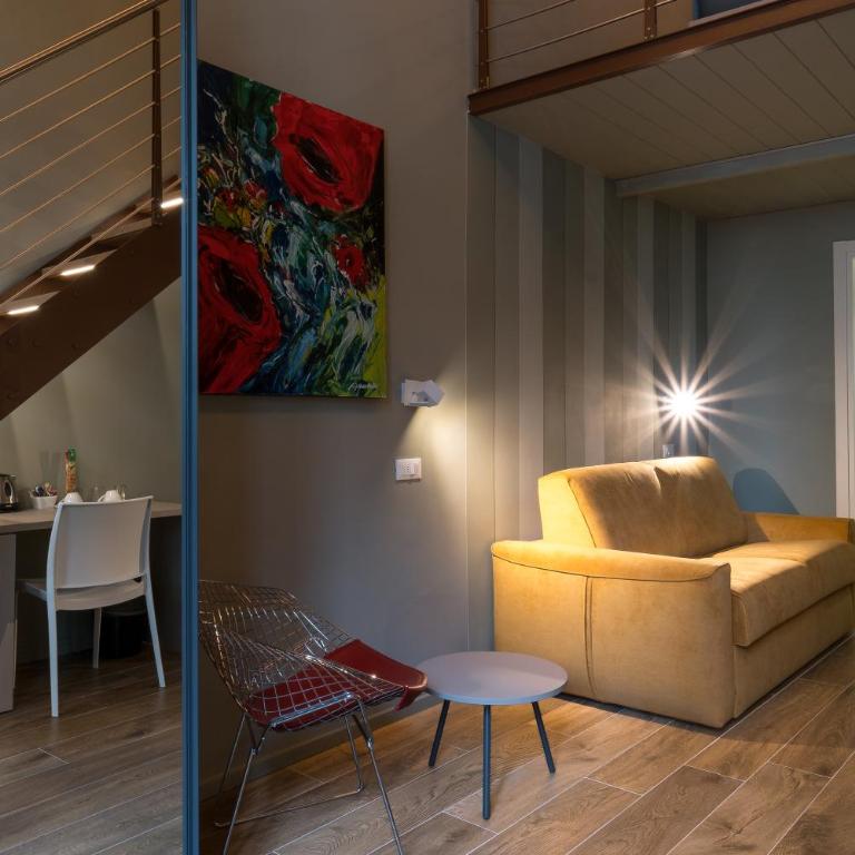GOGO` Petit Hotel - Deluxe Quadruple Room - 5