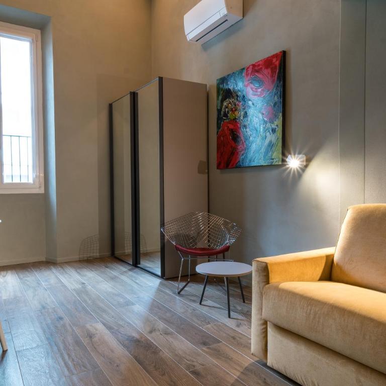 GOGO` Petit Hotel - Deluxe Quadruple Room - 1