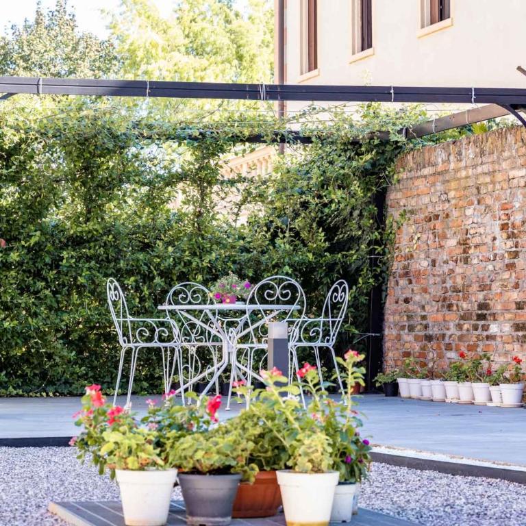 Residenza Grazioli 2 - Camera Matrimoniale con Bagno Privato - 14