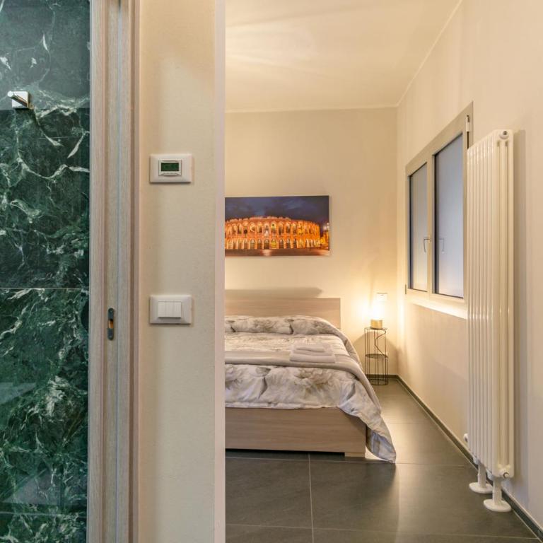 Residenza Grazioli 2 - Camera Matrimoniale con Bagno Privato - 21