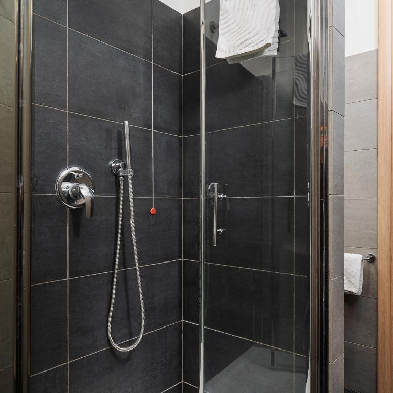 NEW - M1 S Leonardo 60m - San Siro - 6 guests - Appartamento con 2 Camere da Letto e Balcone - 16