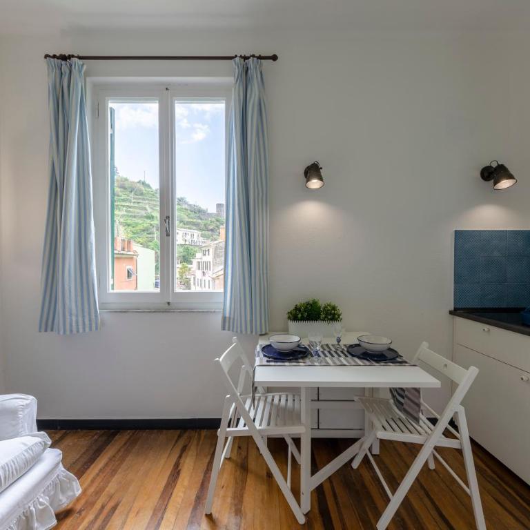 Vernazza Apartments - Apartment with Balcony - 16
