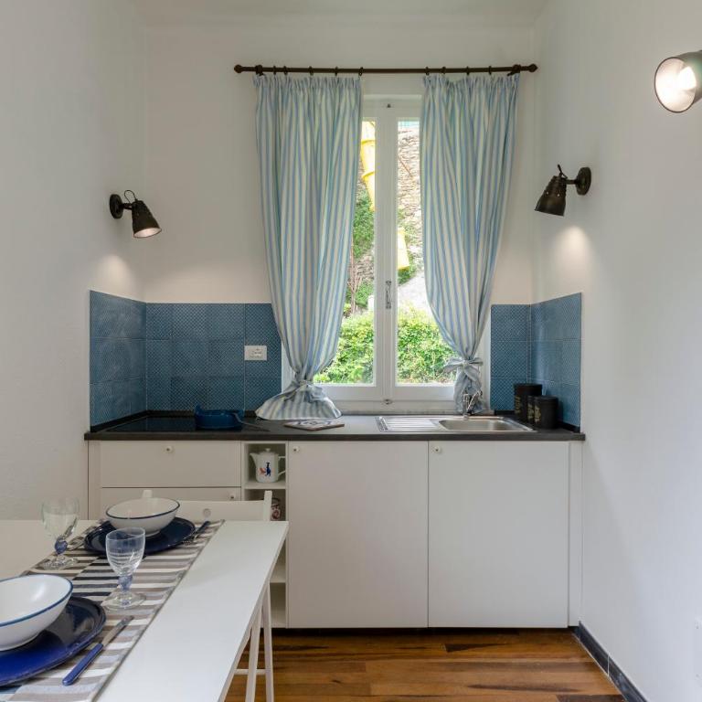 Vernazza Apartments - Apartment with Balcony - 17