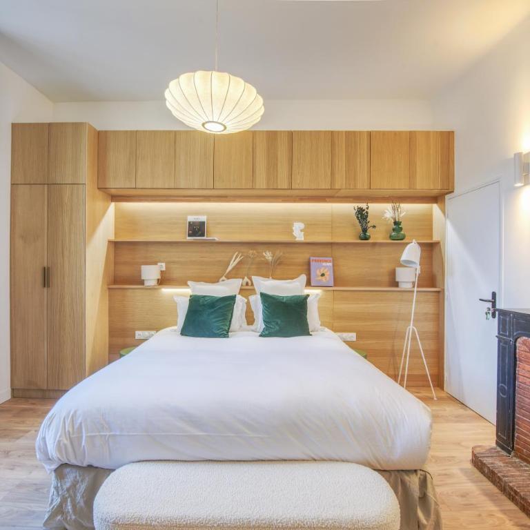 Villa Victor Hugo by Odomo - Studio Apartment with King Bed - 15