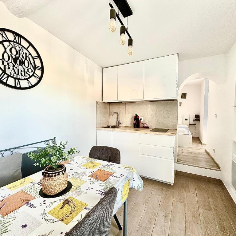 Le Bastion-Plage-vue mer - One-Bedroom Apartment - 1