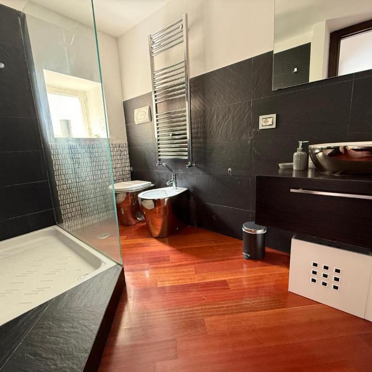 Casa Vacanze Vico Porta di Mare - Appartamento Deluxe con 2 Camere da Letto e Balcone - 17