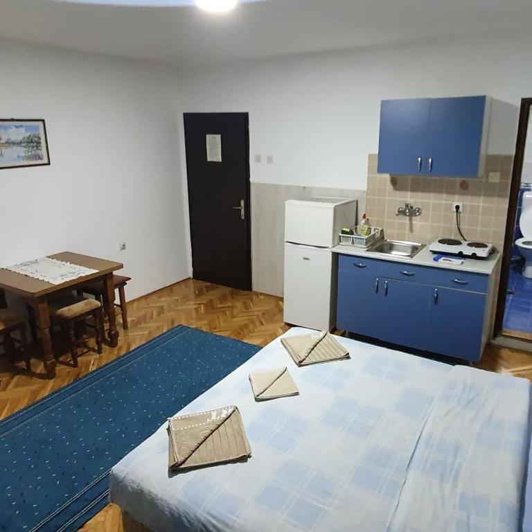 Apartmani Vučić - Standardni Trokrevetni Studio - 4