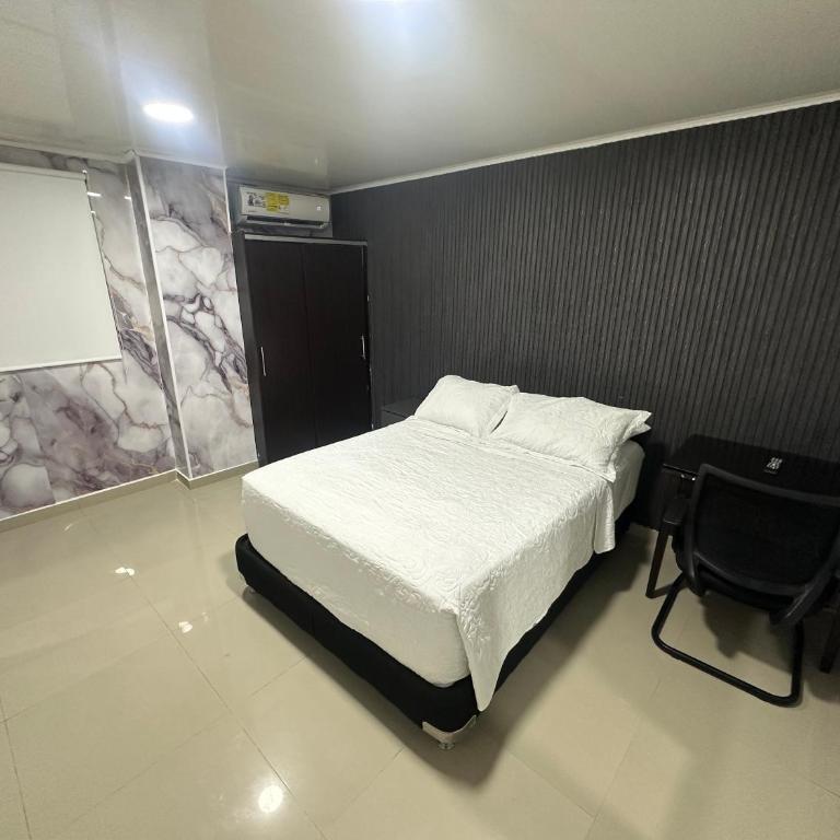 Apartahotel Plaza - Double Room with Private Bathroom - 5