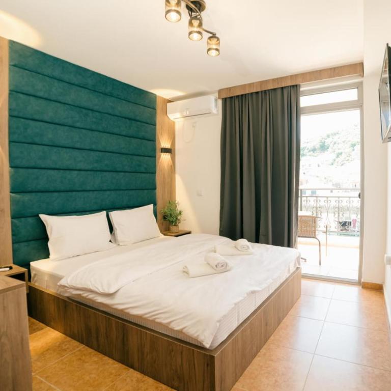 Hotel Dajti - Deluxe Double Room - 1