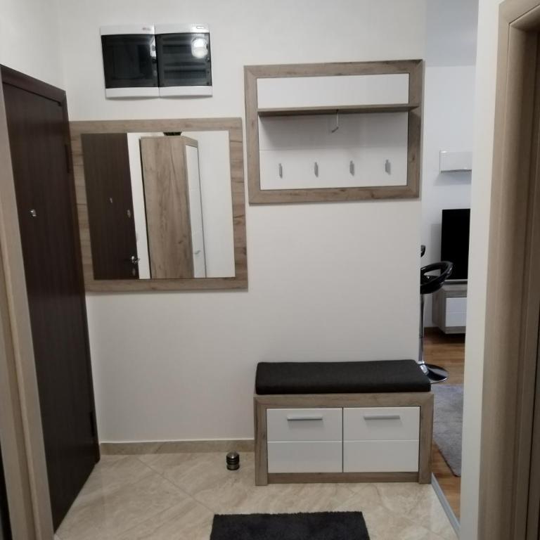 Apartment Ledine - One-Bedroom Apartment - 11