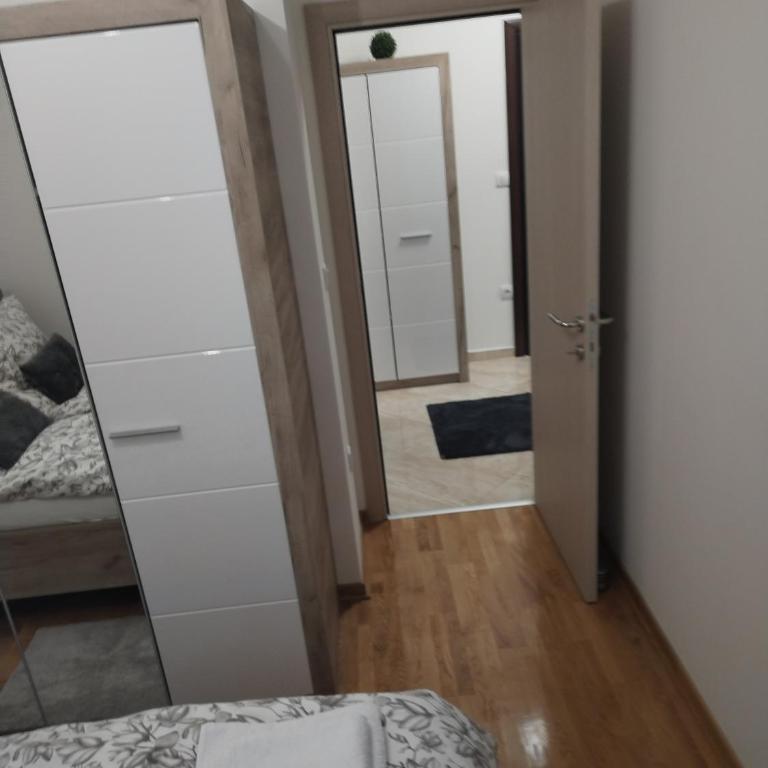 Apartment Ledine - One-Bedroom Apartment - 13