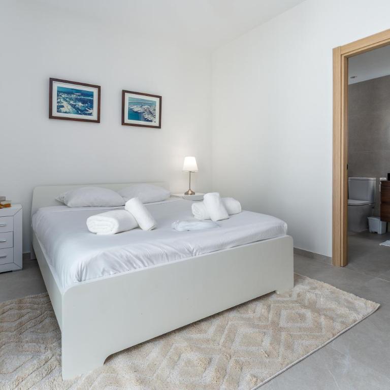 243-Fully Renovated-Puerto Banus Marbella Front Line Penthouse - Apartamento de 3 dormitorios - 13