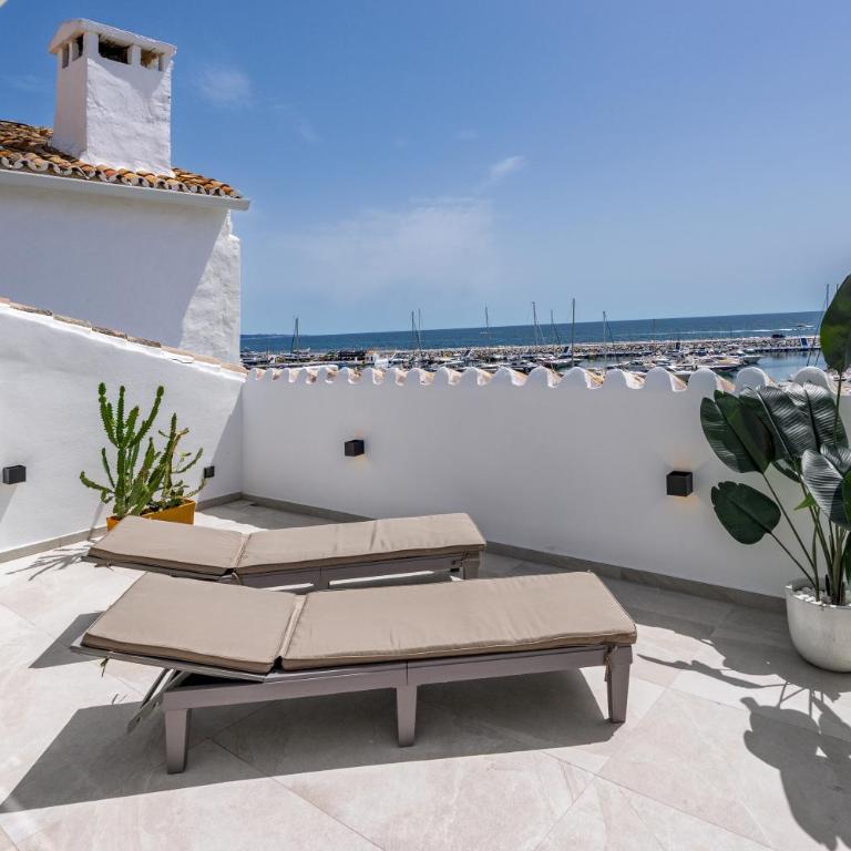 243-Fully Renovated-Puerto Banus Marbella Front Line Penthouse - Apartamento de 3 dormitorios - 32