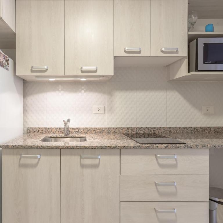 Depto con terraza y estacionamiento - Apartamento de 1 dormitorio - 9
