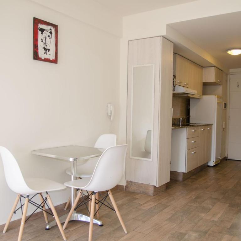 Depto con terraza y estacionamiento - Apartamento de 1 dormitorio - 12