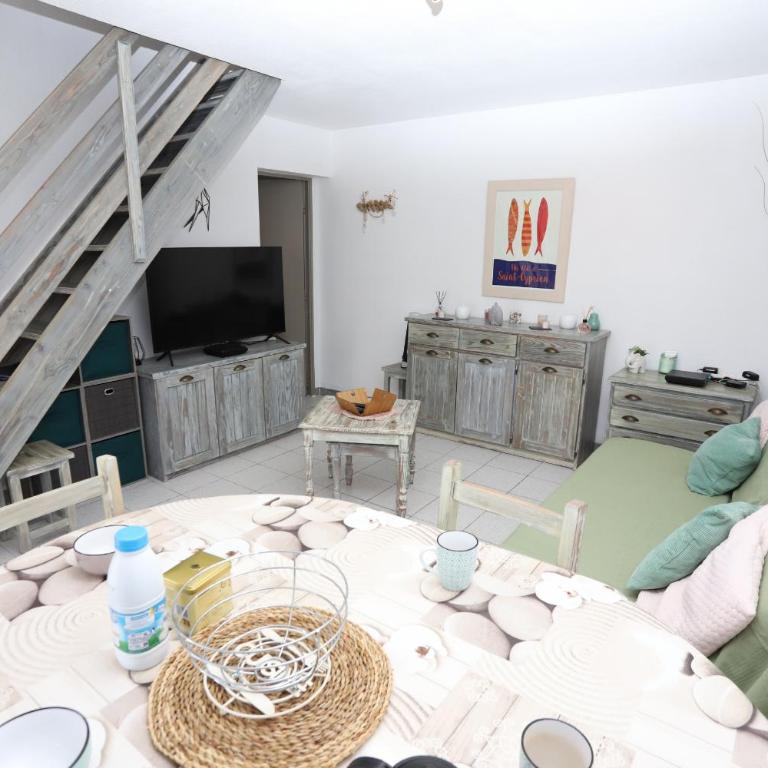 Belle maison 6 pers au port de St Cyprien - Maison 3 Chambres - 15