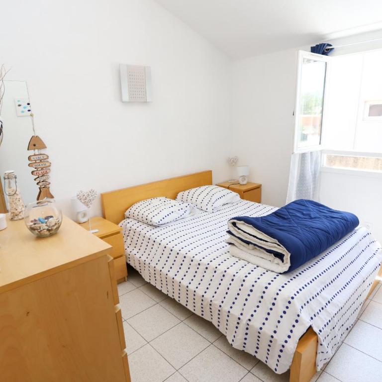 Belle maison 6 pers au port de St Cyprien - Maison 3 Chambres - 9