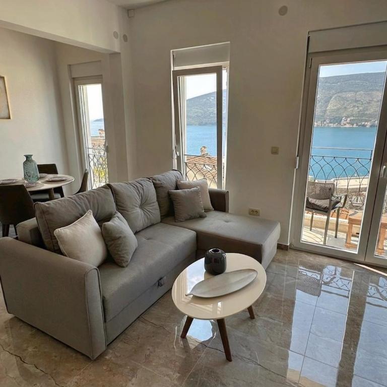 Casa M- 1-Bedroom Apartment Seaview #4 - Brand New - Apartman s 1 Spavaćom Sobom, Balkonom i Pogledom na More - 2