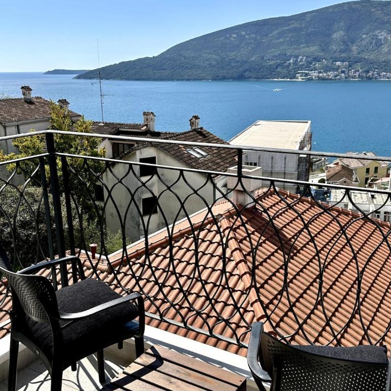 Casa M- 1-Bedroom Apartment Seaview #4 - Brand New - Apartman s 1 Spavaćom Sobom, Balkonom i Pogledom na More - 3
