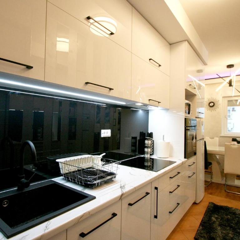 Apartment Purple - One-Bedroom Apartment - 3